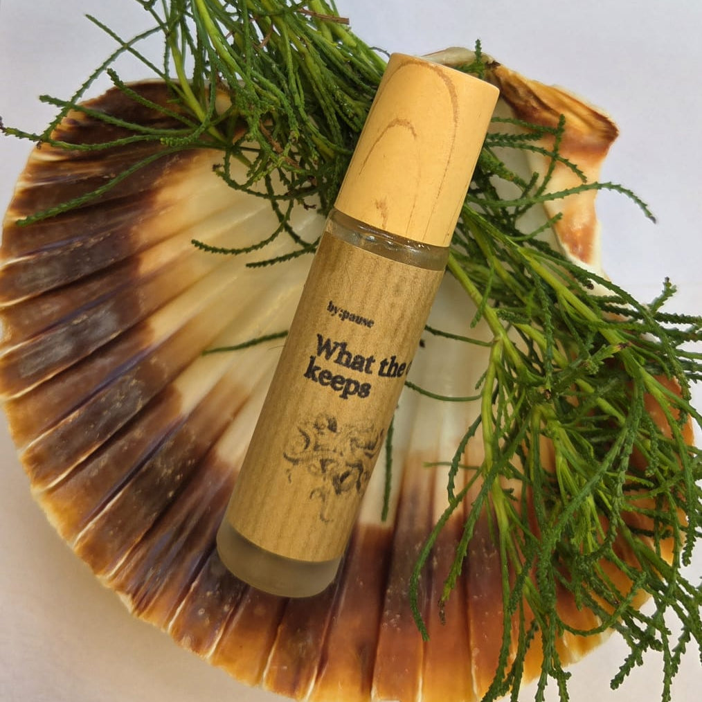 What the ocean keeps - Oil based Rollerball Perfume (10 ml)